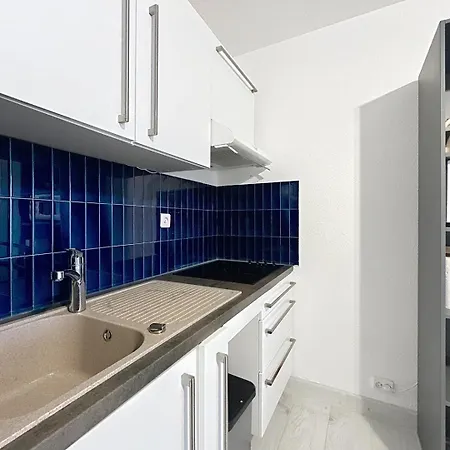 - Bord De Apartment *
