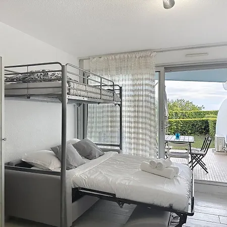- Bord De Apartment *